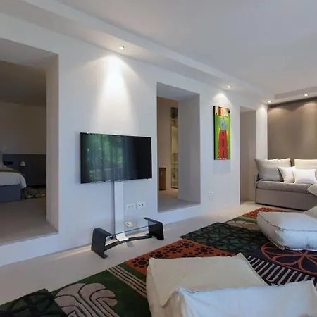 With Private Pool In Roquebrune-cap-martin Appartement
