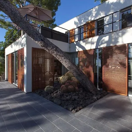 With Private Pool In Roquebrune-cap-martin Mentona